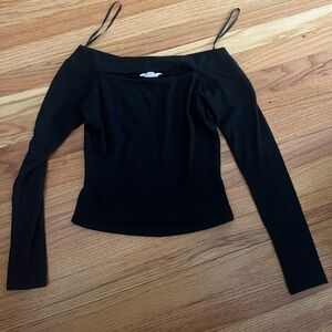 XS Sadie and Sage off the shoulder long sleeve top